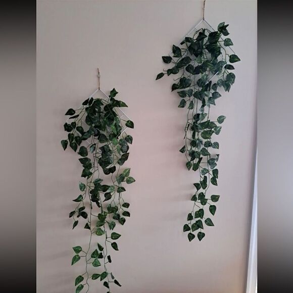 2Pack Artificial Vine Wall Hanging With Metal Frame - Picture 2 of 9
